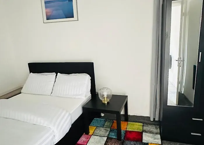 Cosy And Comfy Deluxe Entire Apartment